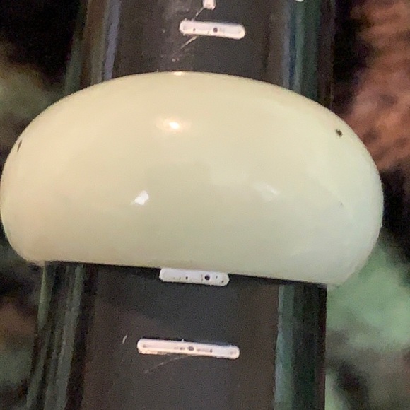 Vintage Green Jade Craved Ring. - Picture 1 of 3